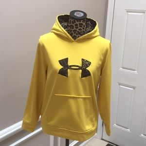Under Armour girl’s jaket used good condishion